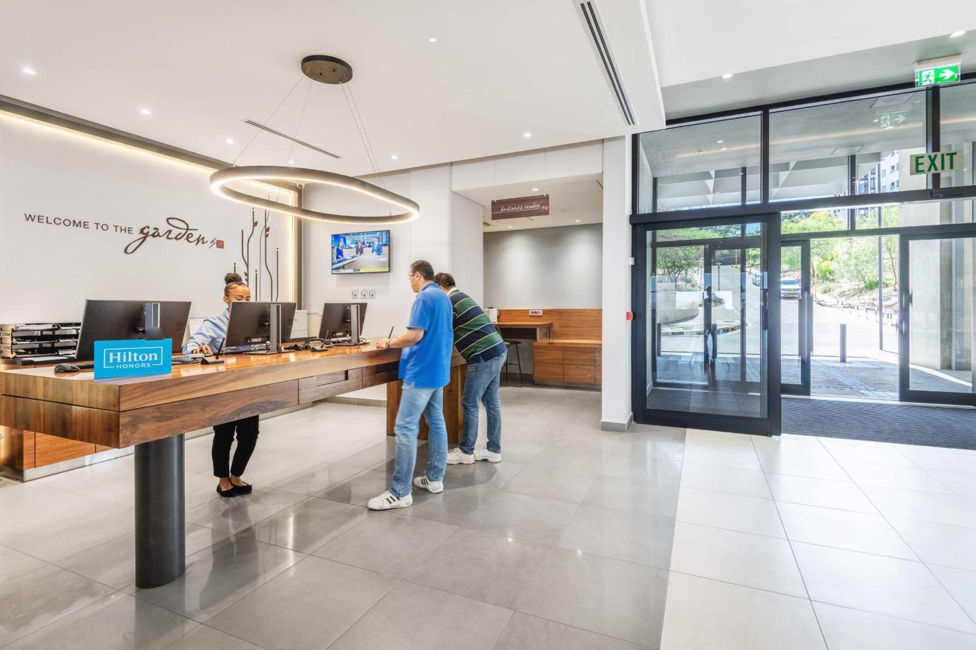 Hilton Garden Inn Windhoek Exteriör bild