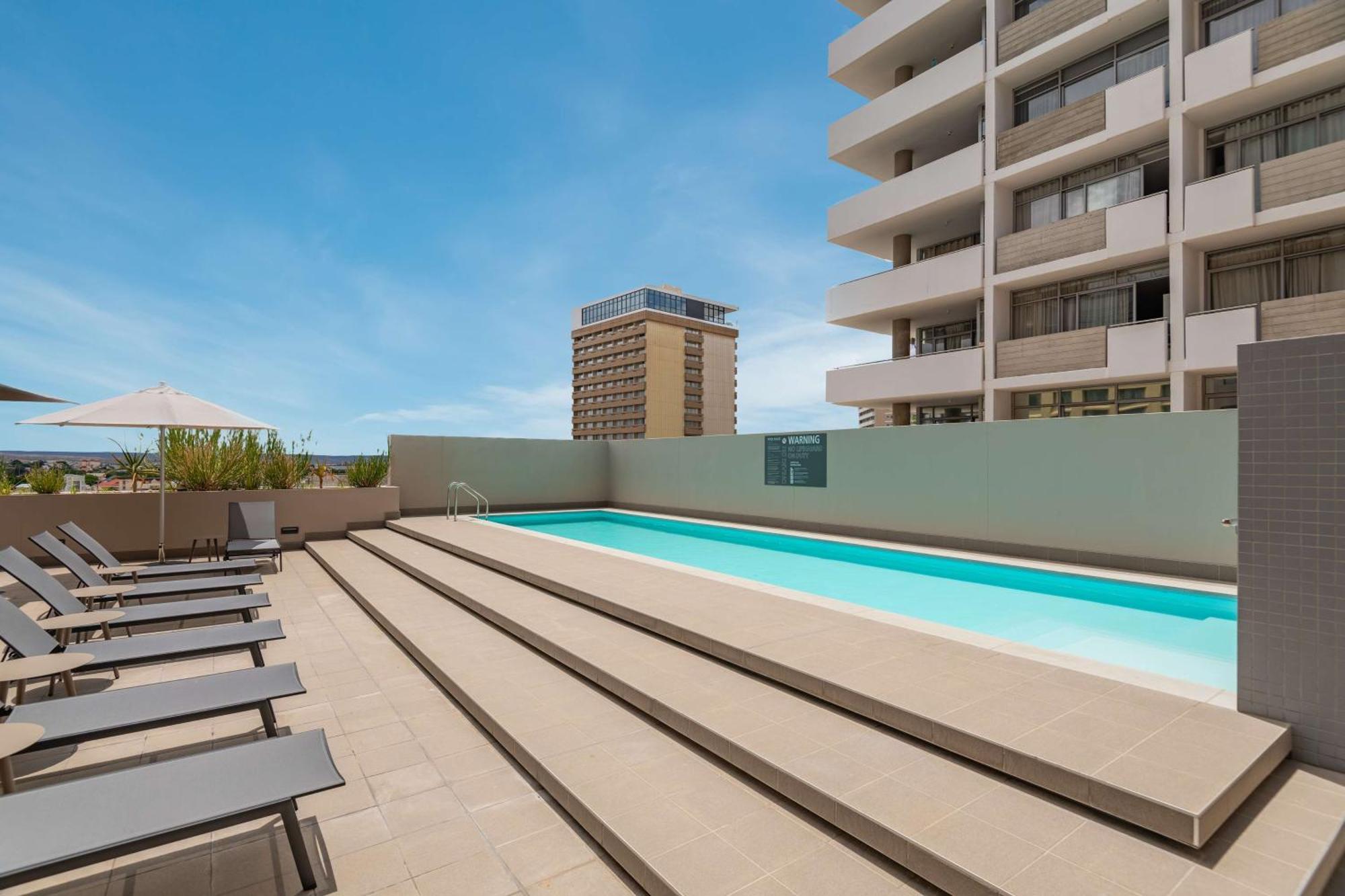 Hilton Garden Inn Windhoek Exteriör bild