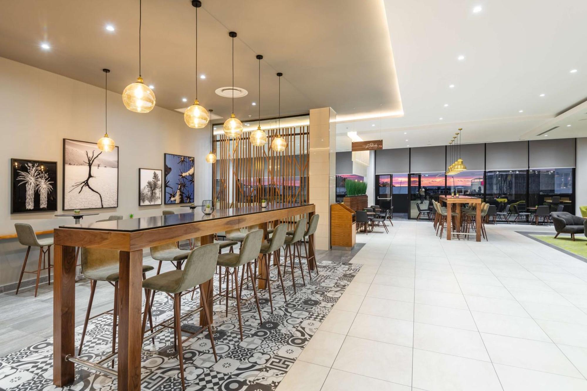 Hilton Garden Inn Windhoek Exteriör bild